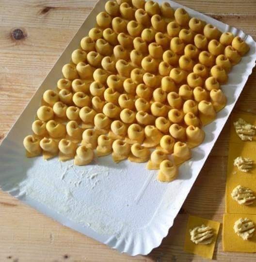 Cappelletti — pasta fresca artigianale La Primula Rossa